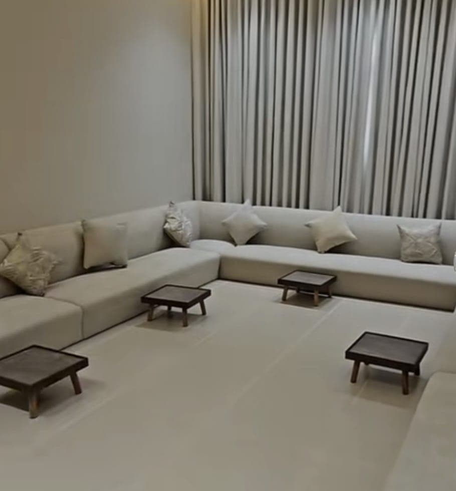 كنبة عائلية فاخرة